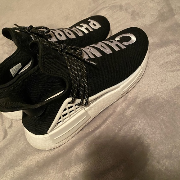 Athletic_Shoes